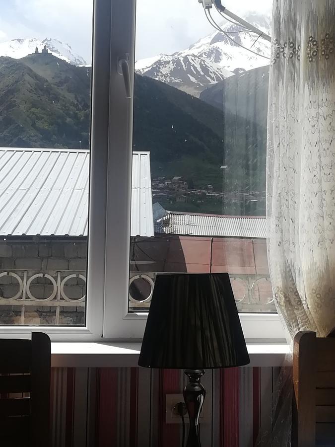Nikoloz Guesthouse Kazbegi Exterior photo