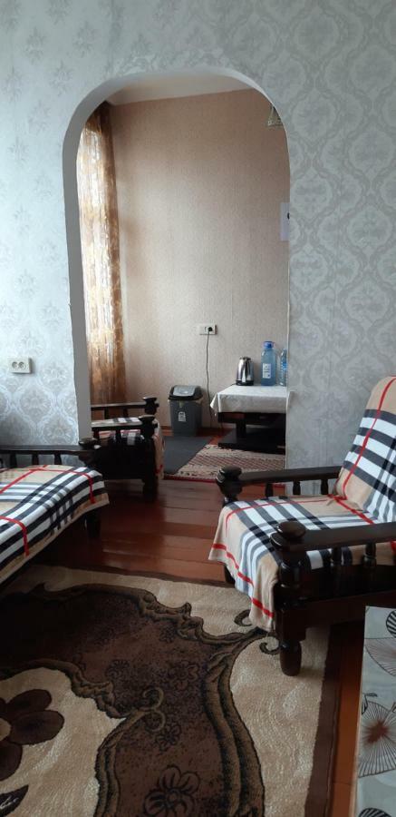 Nikoloz Guesthouse Kazbegi Exterior photo